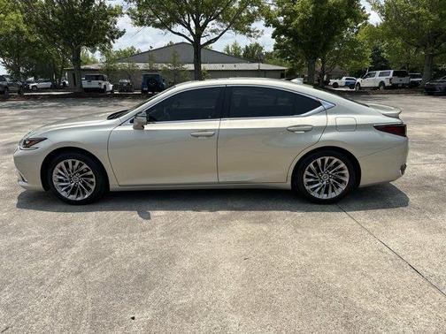 2024 Lexus ES 300h Ultra Luxury