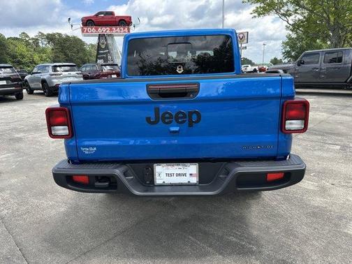 2025 Jeep Gladiator Sport