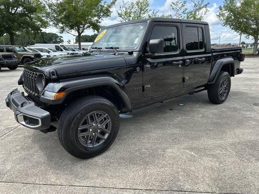2024 Jeep Gladiator Sport