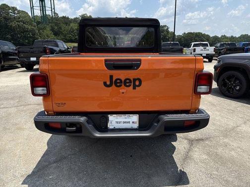 2025 Jeep Gladiator Sport
