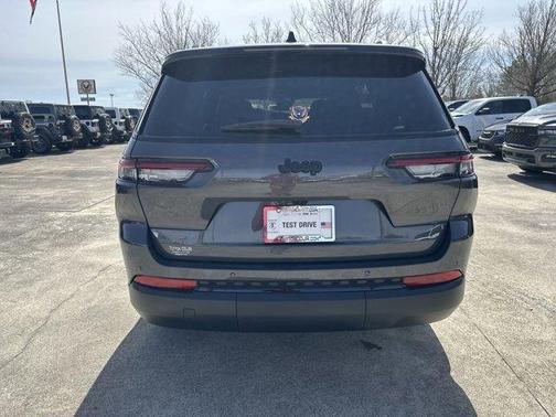 2025 Jeep Grand Cherokee L Laredo