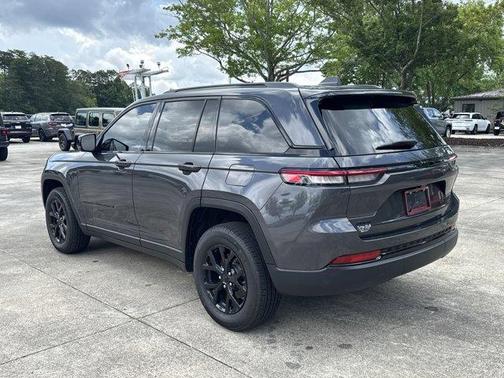 2024 Jeep Grand Cherokee Laredo