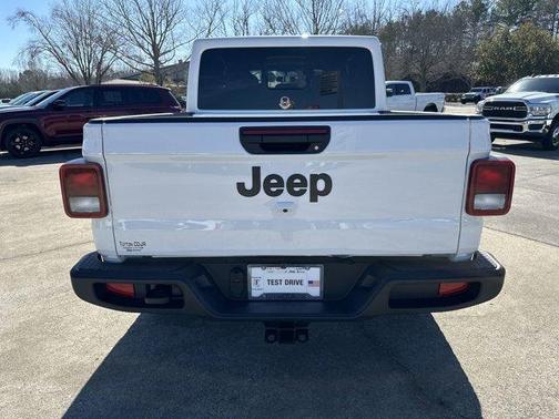 2025 Jeep Gladiator Sport