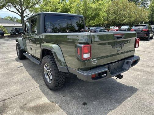 2024 Jeep Gladiator Sport