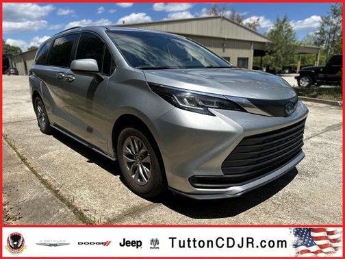 2021 Toyota Sienna LE