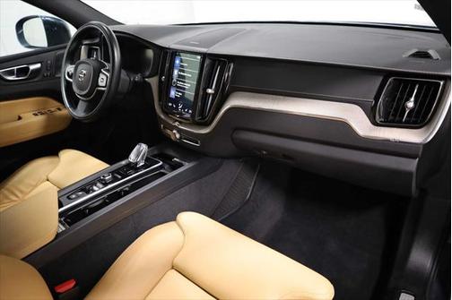 2020 Volvo XC60 Recharge Plug-In Hybrid T8 Inscription