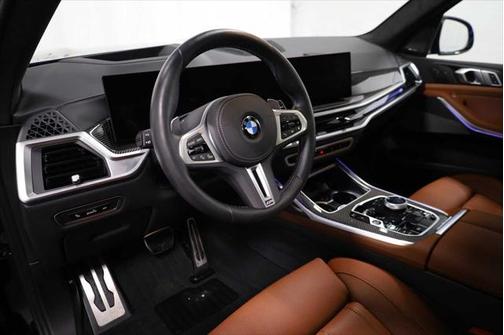 2024 BMW X7 M60i