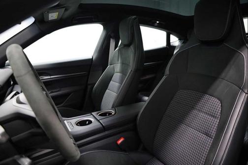 2025 Porsche Taycan RWD