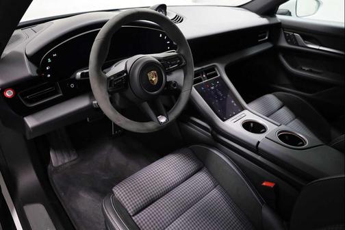 2025 Porsche Taycan RWD