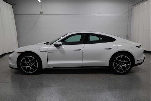 2025 Porsche Taycan RWD