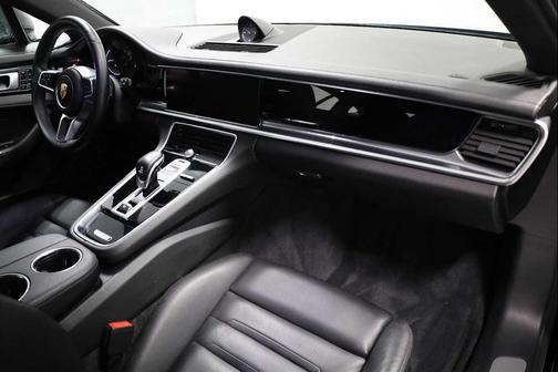 2018 Porsche Panamera 4