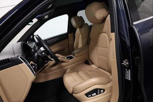 Moonlight Blue Metallic 2019 Porsche Cayenne S