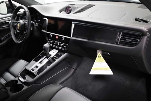 2025 Porsche Macan GTS