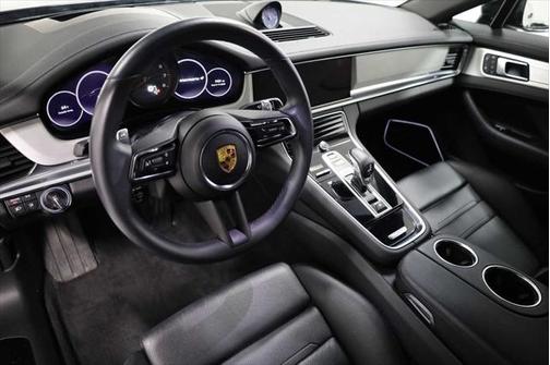 2022 Porsche Panamera 4