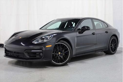 2022 Porsche Panamera 4