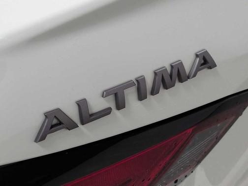 Glacier White 2024 Nissan Altima S