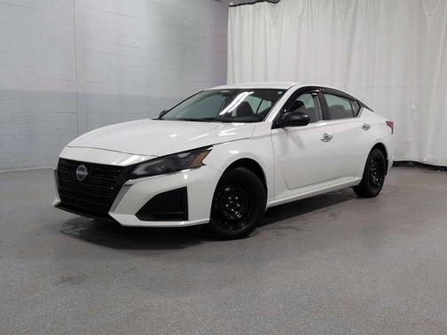 Glacier White 2024 Nissan Altima S