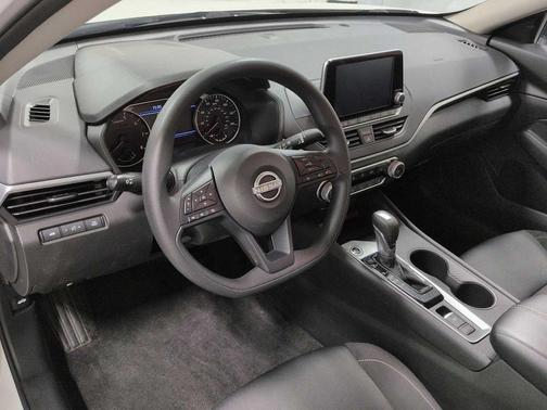 Glacier White 2024 Nissan Altima S