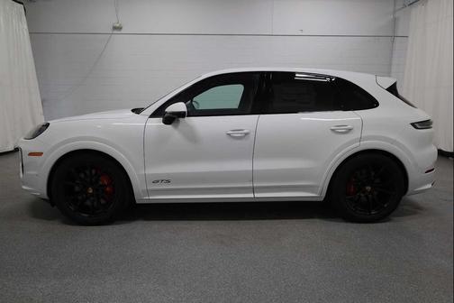 2025 Porsche Cayenne GTS