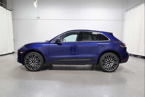 Gentian Blue Metallic 2026 Porsche Macan Macan S