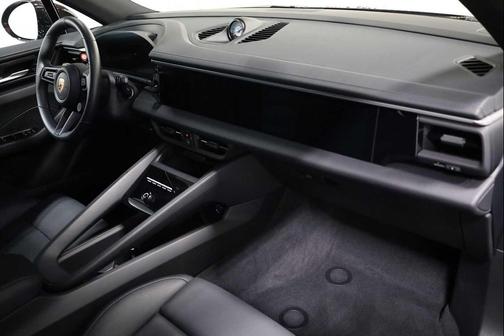 2025 Porsche Macan 4