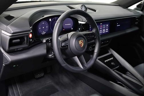 2025 Porsche Macan 4