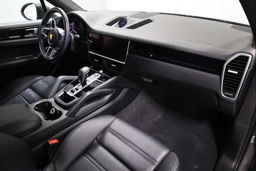 2022 Porsche Cayenne Cayenne