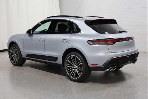 Dolomite Silver Metallic 2026 Porsche Macan Macan