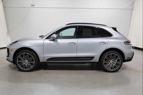 Dolomite Silver Metallic 2026 Porsche Macan Macan