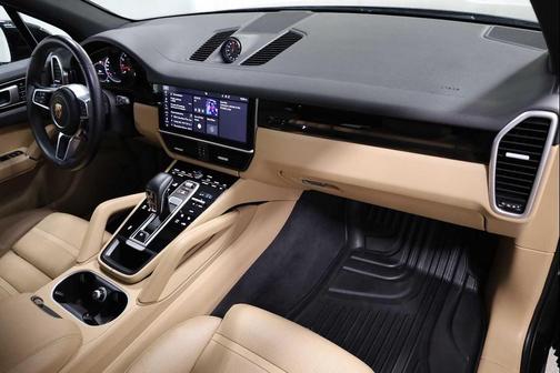 Jet Black Metallic 2019 Porsche Cayenne Cayenne