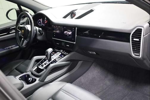 2022 Porsche Cayenne AWD