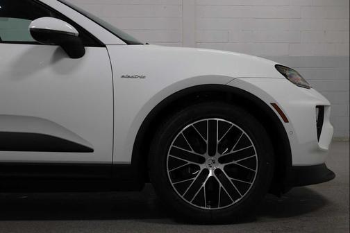 2025 Porsche Macan Electric