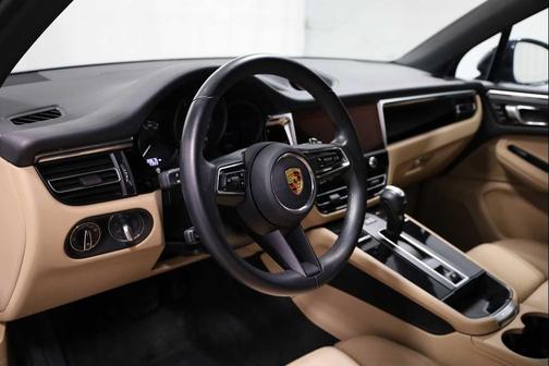 2023 Porsche Macan AWD
