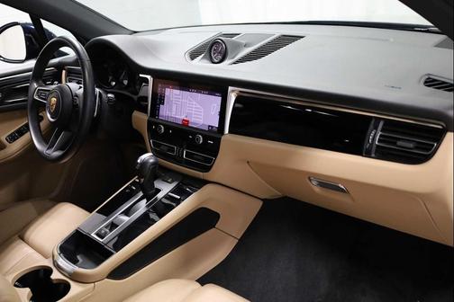 2023 Porsche Macan AWD