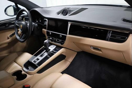 2023 Porsche Macan AWD