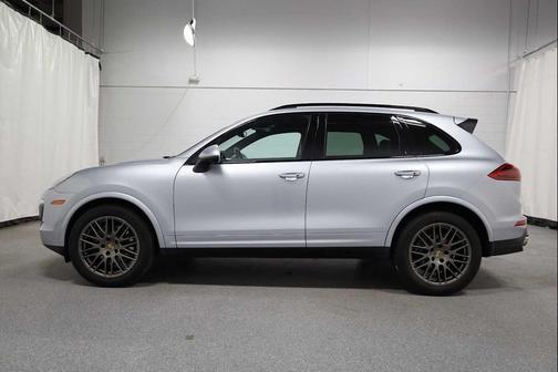 2017 Porsche Cayenne Platinum Edition