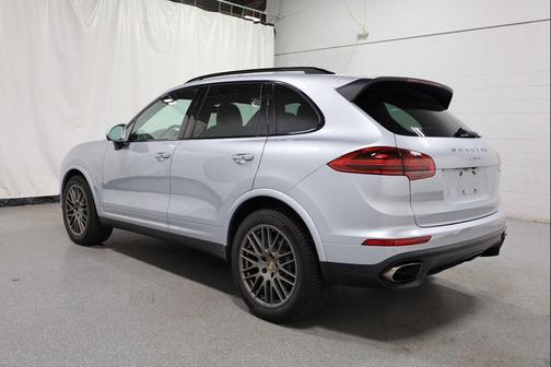 2017 Porsche Cayenne Platinum Edition