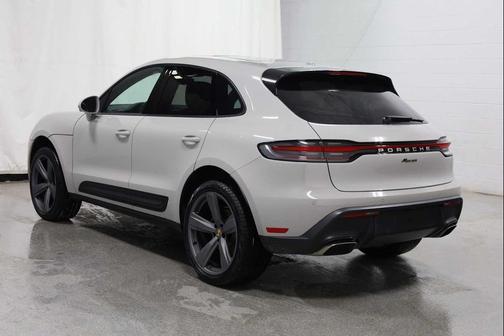 2025 Porsche Macan AWD