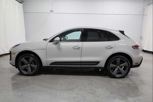 2025 Porsche Macan AWD