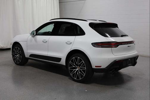 2026 Porsche Macan AWD