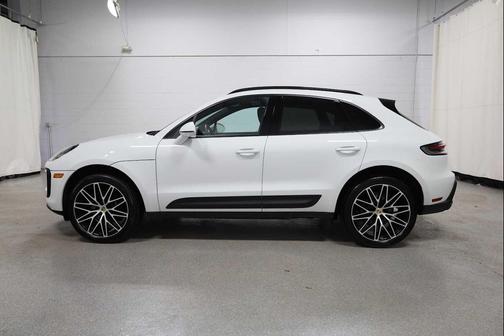 2026 Porsche Macan AWD