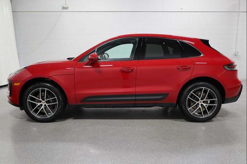 2025 Porsche Macan AWD