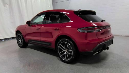 2025 Porsche Macan AWD