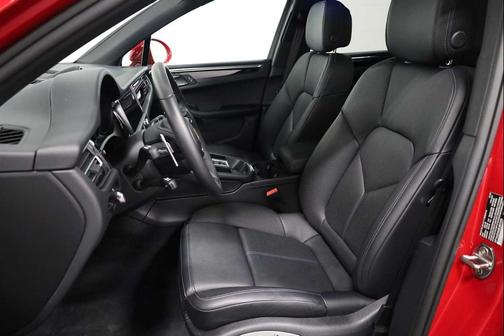 2025 Porsche Macan AWD