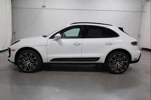 2026 Porsche Macan AWD