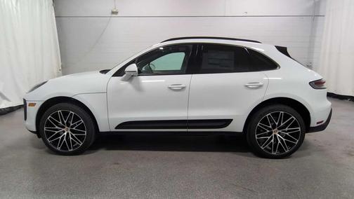 2026 Porsche Macan AWD