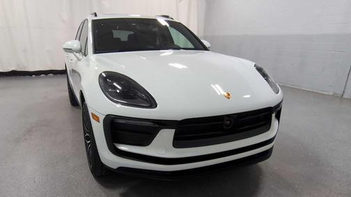 2026 Porsche Macan AWD