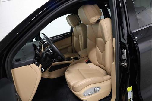 Black 2024 Porsche Macan Macan
