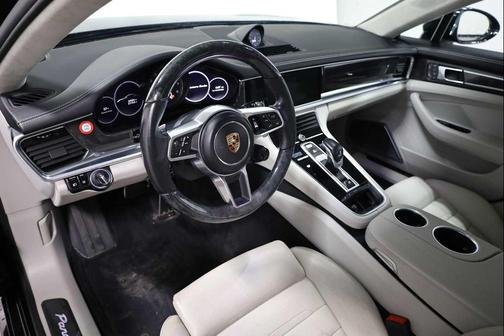 2017 Porsche Panamera Turbo