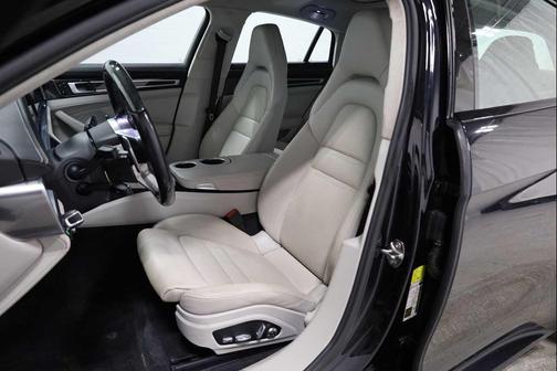 2017 Porsche Panamera Turbo
